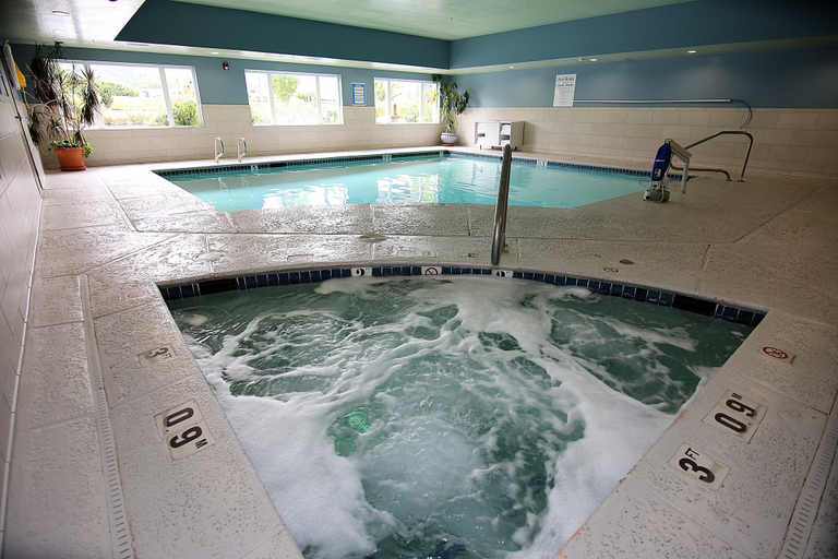 Sport & Beauty 4, Holiday Inn Express & Suites ASHLAND by IHG, Jackson
