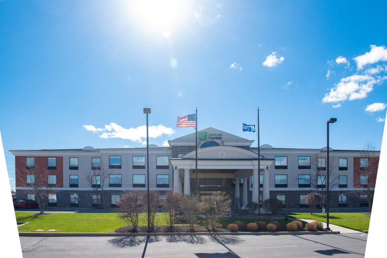 Exterior & Views 3, Holiday Inn Express & Suites CHESTER-MONROE-GOSHEN by IHG, Orange