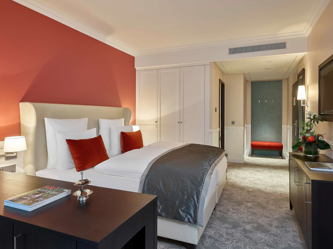 Bedroom 4, Dorint Hotel Frankfurt/Oberursel, Hochtaunuskreis