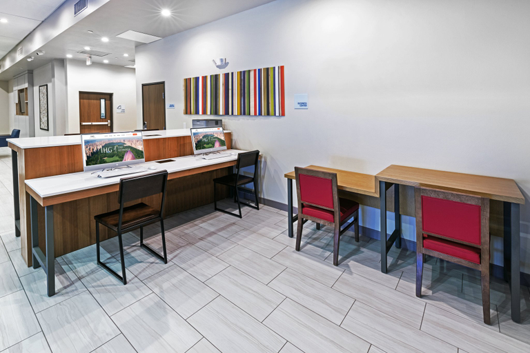 Business Facilities 4, Holiday Inn Express & Suites HOUSTON - DOWNTOWN NORTH by IHG, Houston