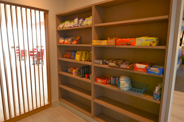Food & Drinks 5, Holiday Inn Express & Suites ONALASKA - LA CROSSE AREA by IHG, La Crosse