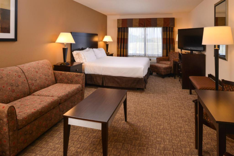 Bedroom 3, Holiday Inn Express & Suites WHEELING by IHG, Ohio