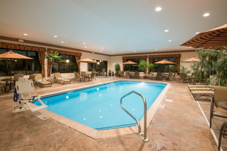 Sport & Beauty 3, Holiday Inn Express & Suites SHARON-HERMITAGE by IHG, Mercer