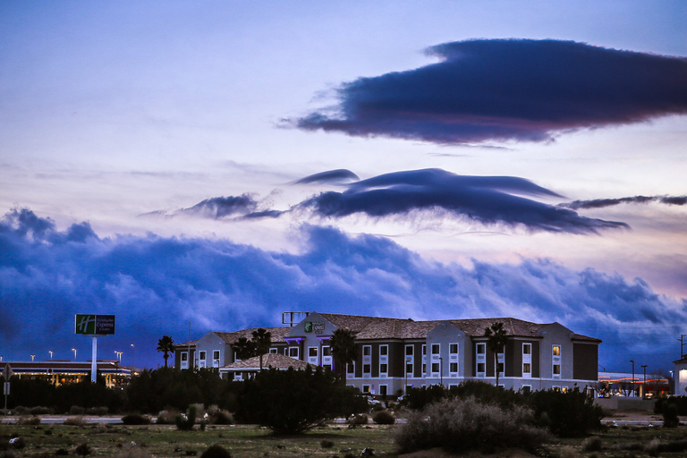 Exterior & Views 2, Holiday Inn Express & Suites HESPERIA by IHG, San Bernardino