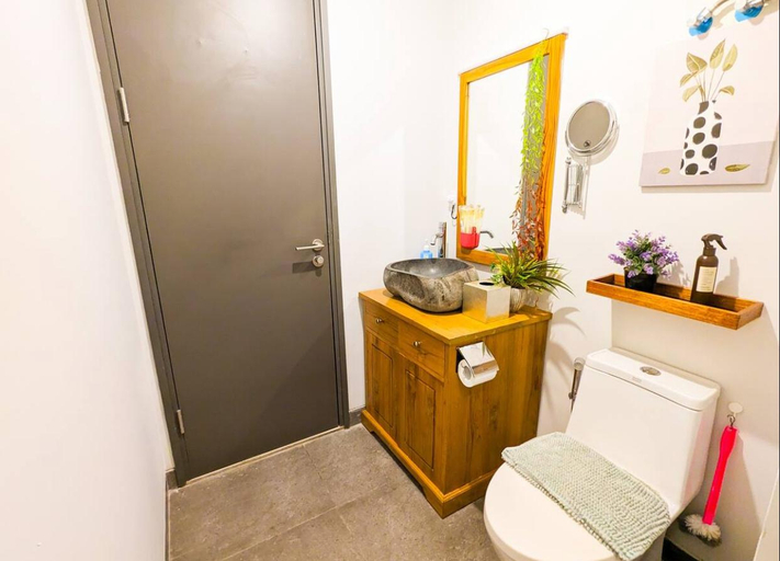 Bathroom 5, Lovina 27-AB at One Residence (near Ferry), Batam