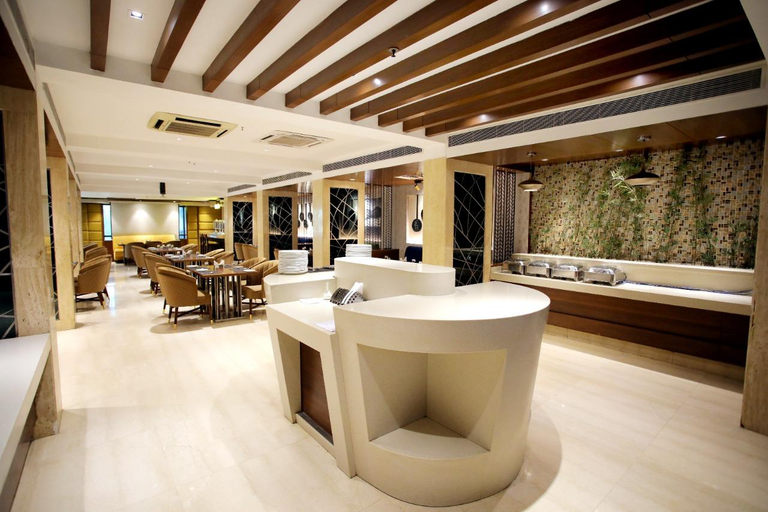 Food & Drinks 5, Bellmont Hotel @ Botanical Garden Metro Station, Gautam Buddha Nagar
