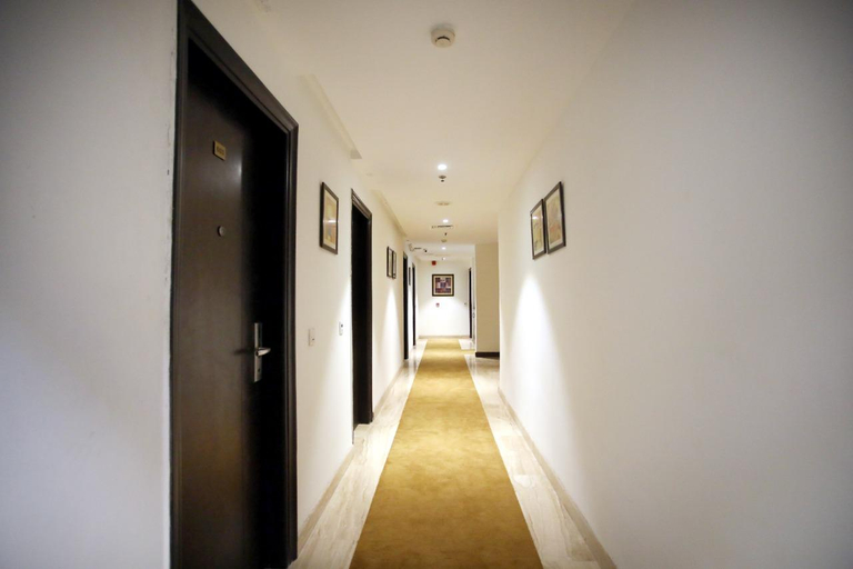 Public Area 2, Bellmont Hotel @ Botanical Garden Metro Station, Gautam Buddha Nagar