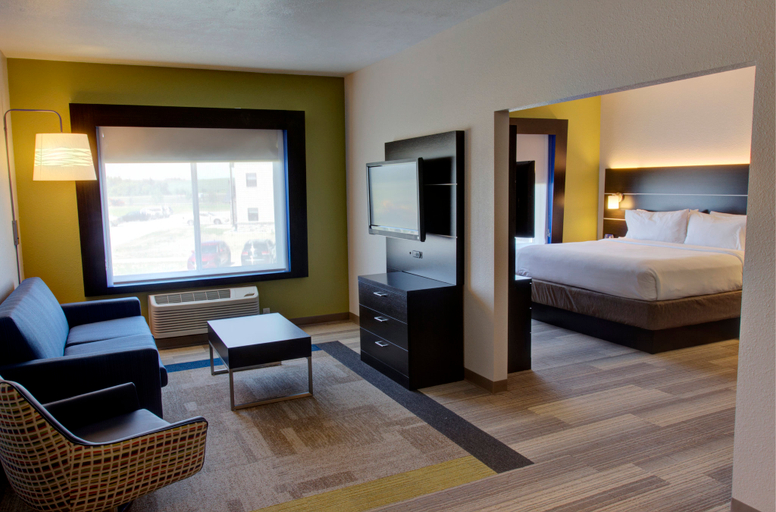 Bedroom 5, Holiday Inn Express & Suites LE MARS by IHG, Plymouth