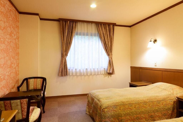 Bedroom 3, Heidihof Hotel, Hakuba