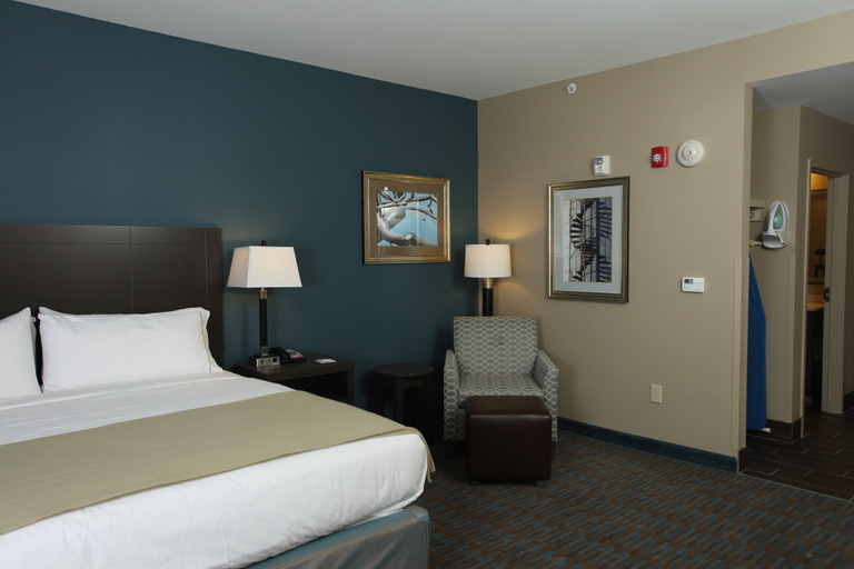 Bedroom 4, Holiday Inn Express & Suites GOLDSBORO - BASE AREA by IHG, Wayne