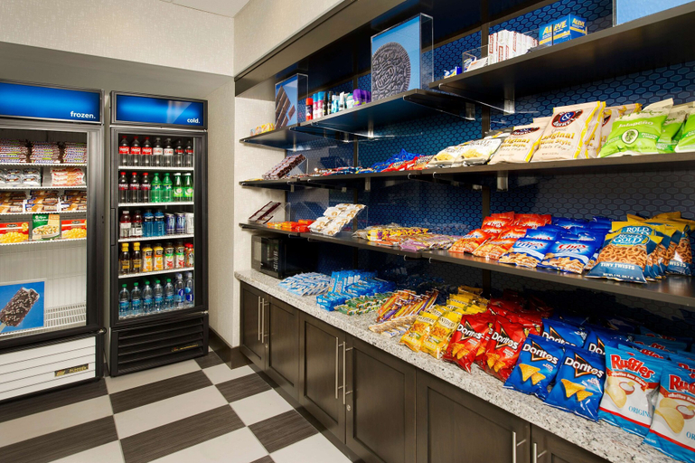 Food & Drinks 5, Hampton Inn & Suites Buffalo Airport, Erie