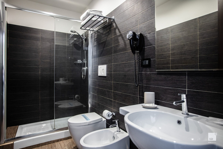 Bathroom 4, Hotel Boutique Nazionale, Rome