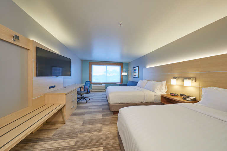 Bedroom 3, Holiday Inn Express & Suites HERMISTON DOWNTOWN by IHG, Umatilla