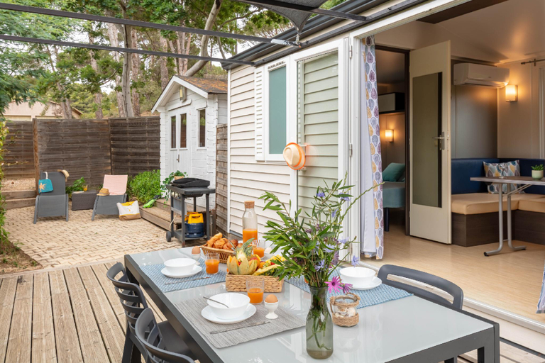 Others 4, Le Mimosa, mobil-home climatisé au cœur du vignoble et à quelques mètres de la mer, Var