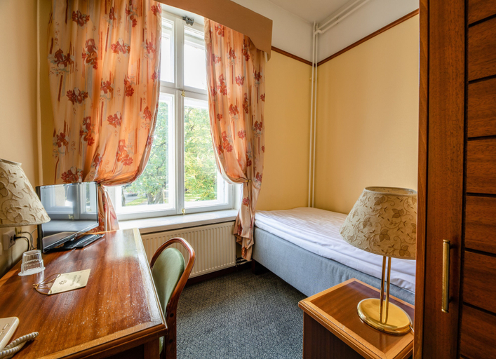 Bedroom 2, Hotel Victoria, Pärnu