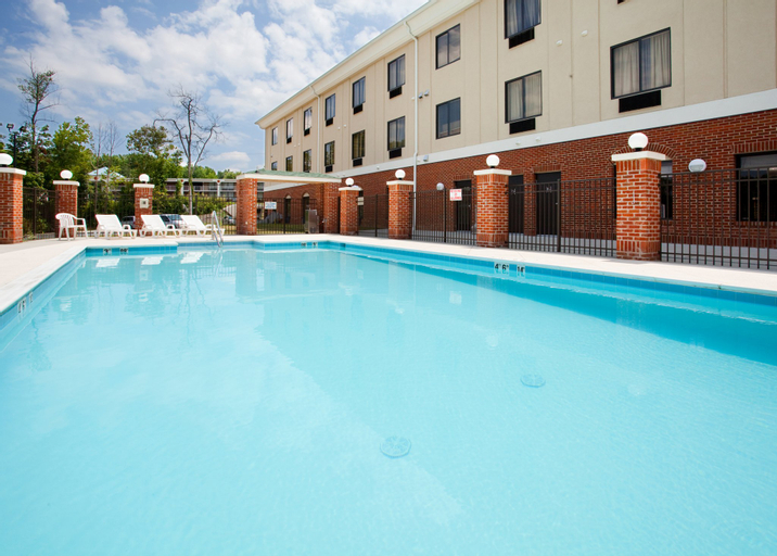 Holiday Inn Express & Suites GREENSBORO-EAST, Guilford