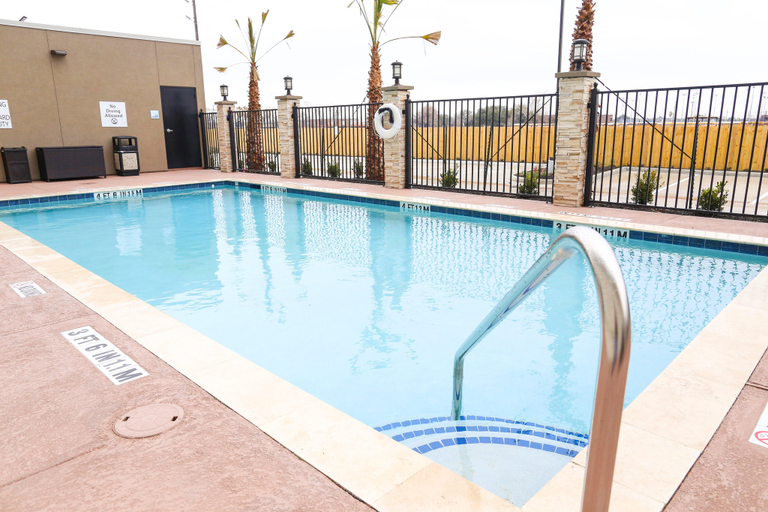 Sport & Beauty 4, Holiday Inn Express & Suites HOUSTON IAH - BELTWAY 8 by IHG, Houston
