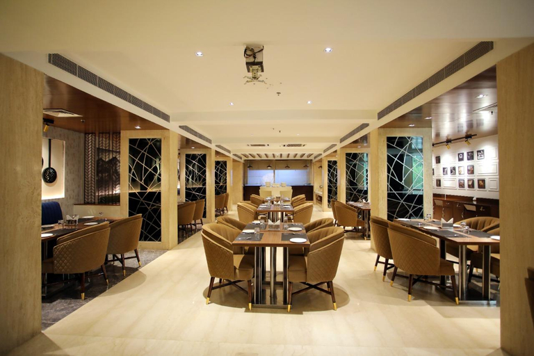 Food & Drinks 4, Bellmont Hotel @ Botanical Garden Metro Station, Gautam Buddha Nagar