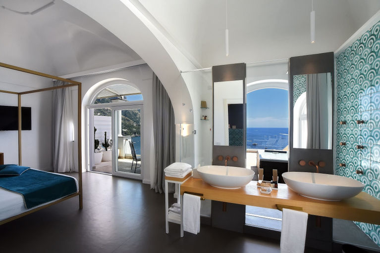 Bedroom 3, Hotel Montemare, Salerno