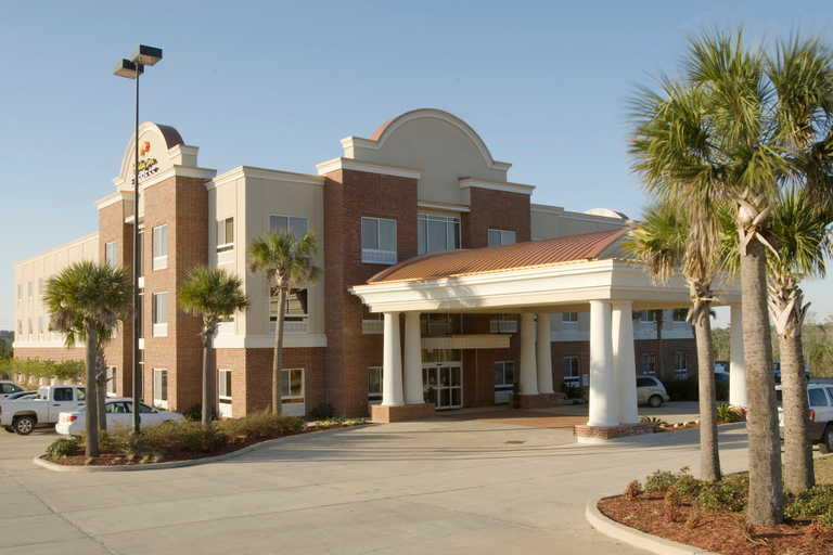 Exterior & Views 5, Holiday Inn Express & Suites LUCEDALE by IHG, George