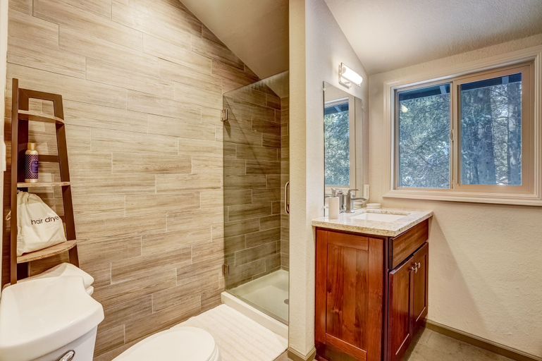 Bathroom 3, Sierra Sanctuary, El Dorado
