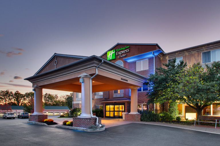Exterior & Views 2, Holiday Inn Express & Suites LANCASTER-LITITZ by IHG, Lancaster