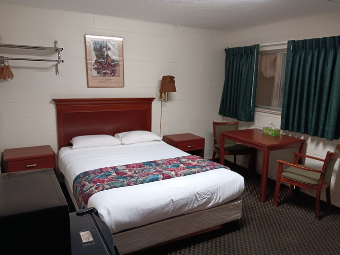 Bedroom 2, Travel Inn La Junta, Otero