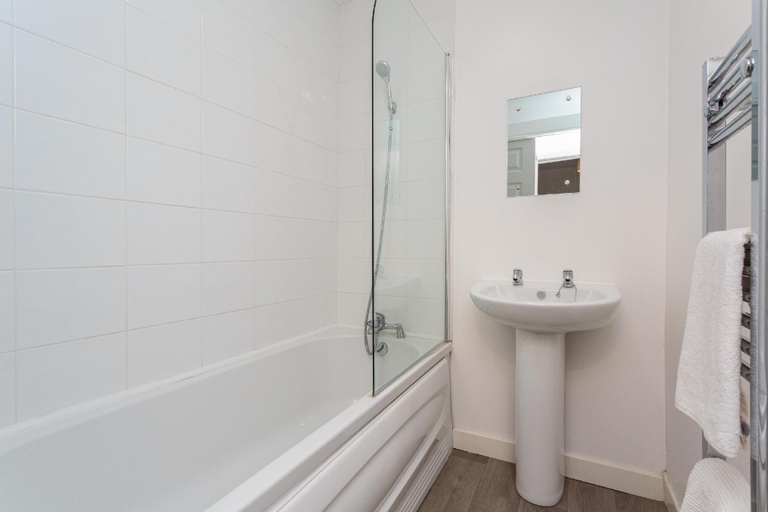 Others 4, Cherry Property - Blueberry Suite, Blackpool