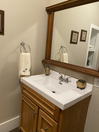 Bathroom, Historic McDonald Airbnb, Fountain