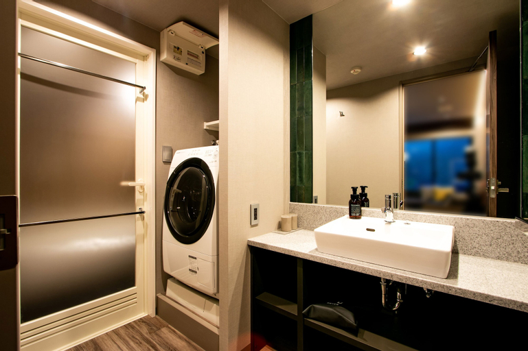 Bathroom 7