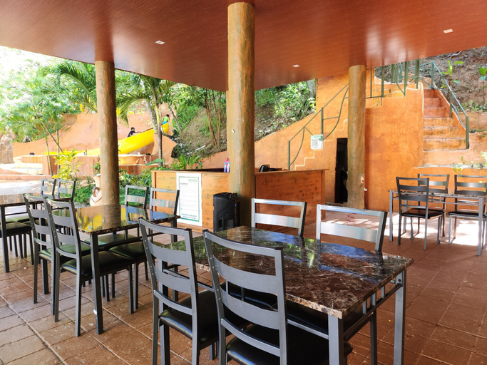Food & Drinks 5, Lenca World, Roatán