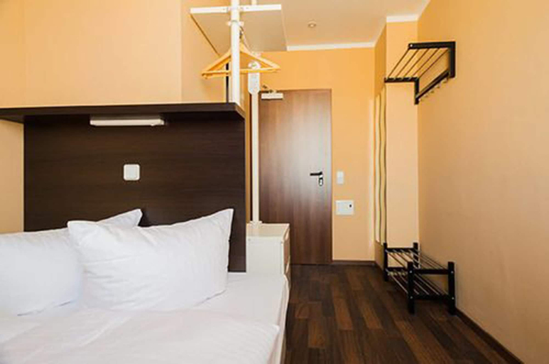 Bedroom 4, Apple City Hotel, Berlin