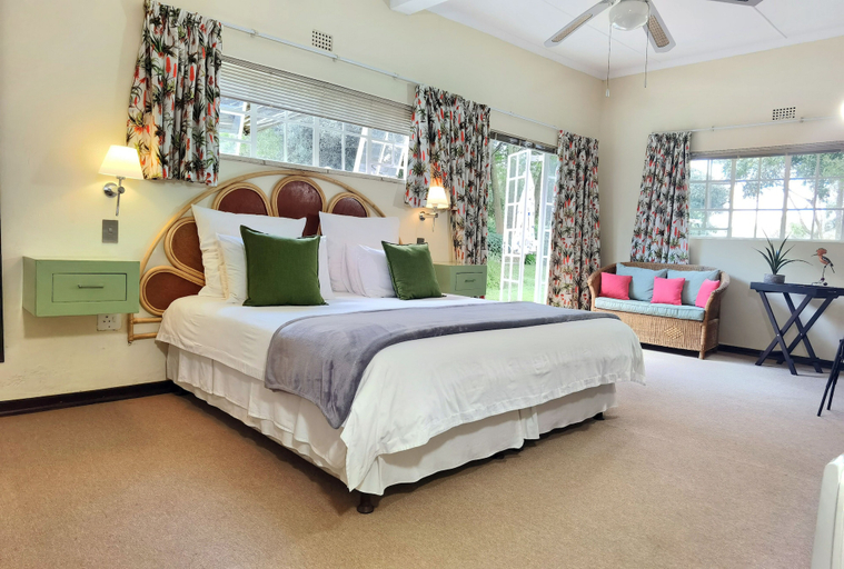 Bedroom 2, Random Harvest Country Cottages, West Rand