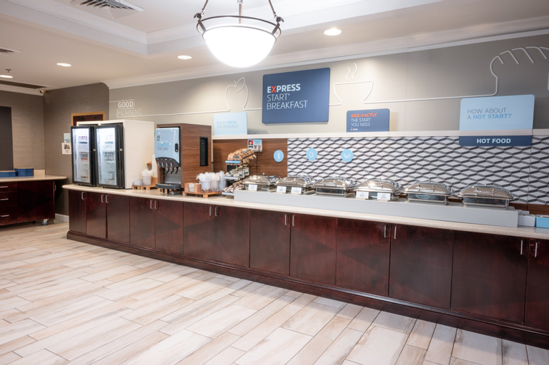 Food & Drinks 3, Holiday Inn Express & Suites TUSCALOOSA-UNIVERSITY, Tuscaloosa