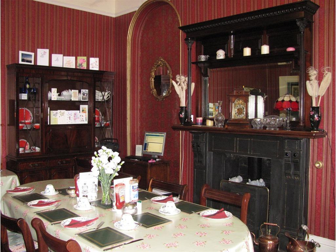Food & Drinks 5, Penrose B&B, Cornwall
