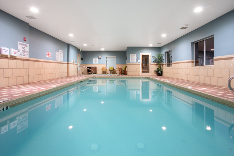 Sport & Beauty 2, Holiday Inn Express & Suites TUCUMCARI by IHG, Quay