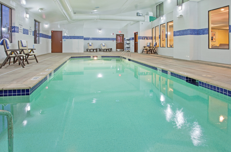Sport & Beauty 3, Holiday Inn Express & Suites ST CHARLES by IHG, Saint Charles