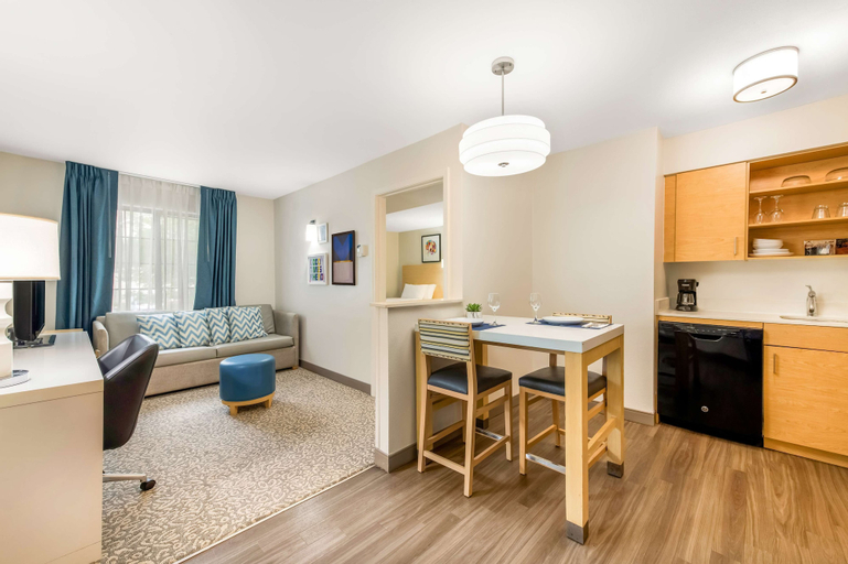 Dining Room 4