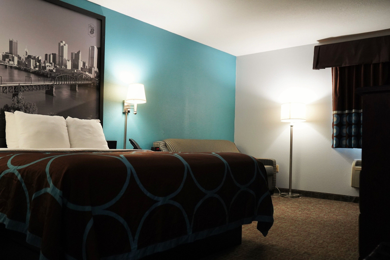 Bedroom 3, Super 8 by Wyndham Grove City, Mercer