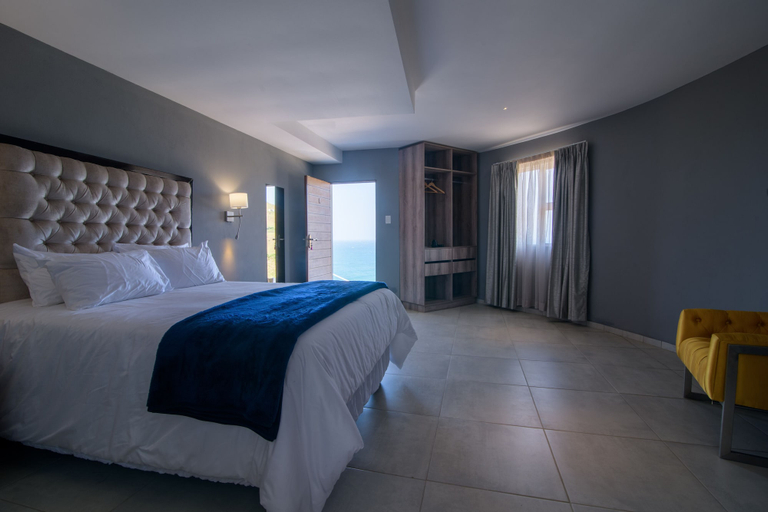 Bedroom 2, Green Fields Hotel, O.R.Tambo