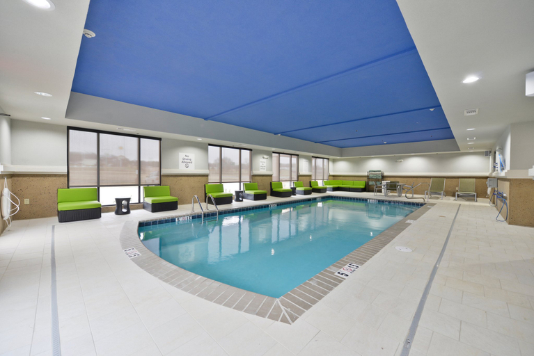 Sport & Beauty 5, Holiday Inn Express & Suites FORREST CITY by IHG, Saint Francis