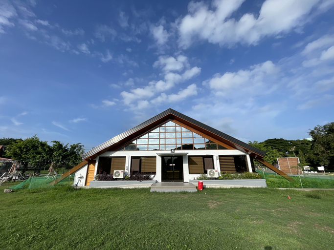 Exterior & Views 2, Torres Farm Resort powered by Cocotel, Naic