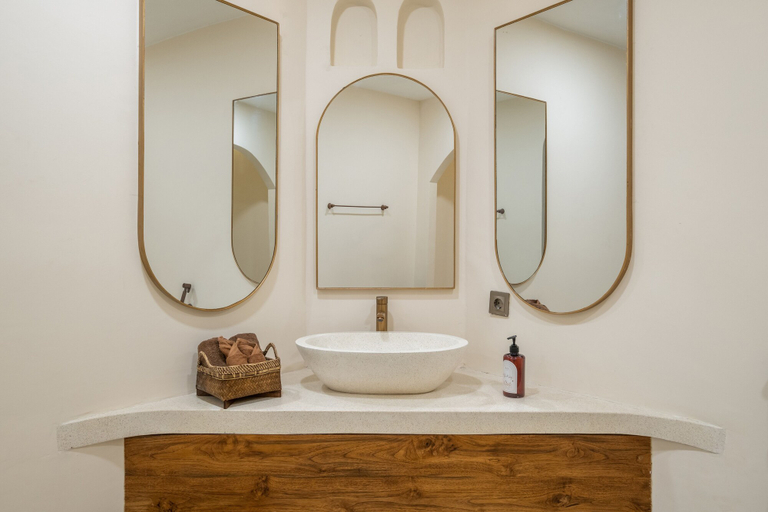 Bathroom 3, Casa-Thalasa, Badung