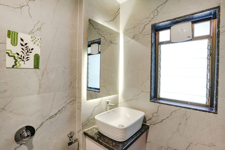 Bathroom 3, Fabhotel Swaraj, Palghar