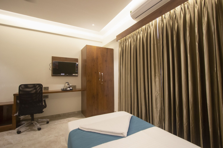 Bedroom 3, Monarch Guestline Magarpatta, Pune