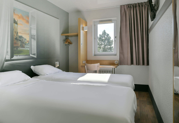 Bedroom 3, B&B HOTEL Le Mans Nord 1, Sarthe