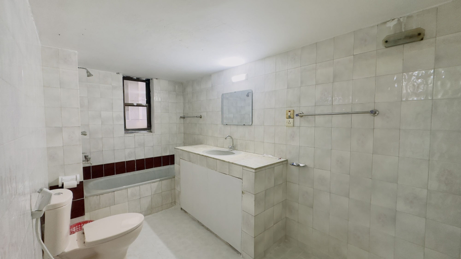 Bathroom 3, Hotel Blue Sky, Dhaka