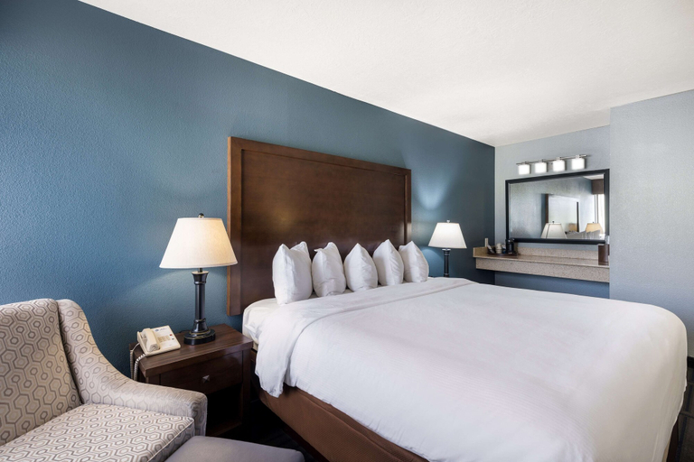 Bedroom 3, Best Western Pocatello Inn, Bannock