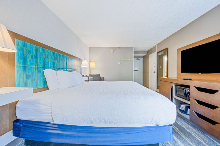 Bedroom 3, Hampton Inn St. Louis/Westport, Saint Louis