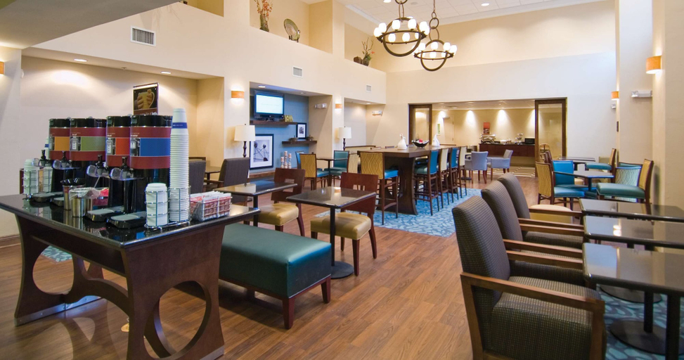 Food & Drinks 5, Hampton Inn & Suites Baton Rouge/Port Allen, West Baton Rouge